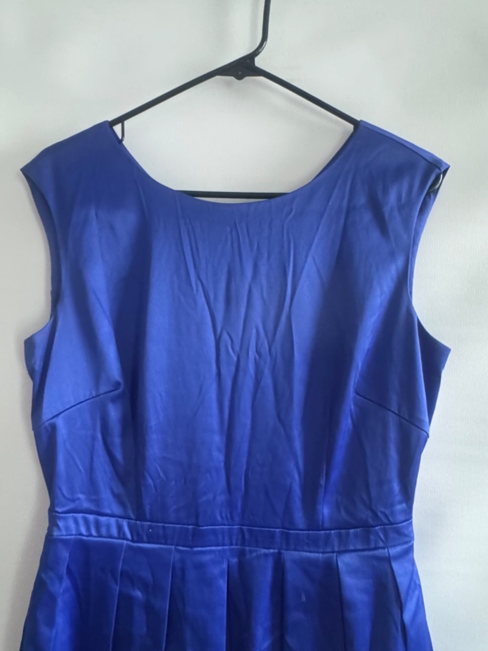 tahari satin navy blue sleeveless maxi dress. - Picture 4 of 6